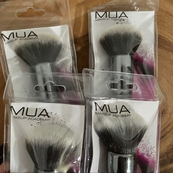 4 Makeup Academy MUA Multipurpose Brushes - Picture 3 of 6